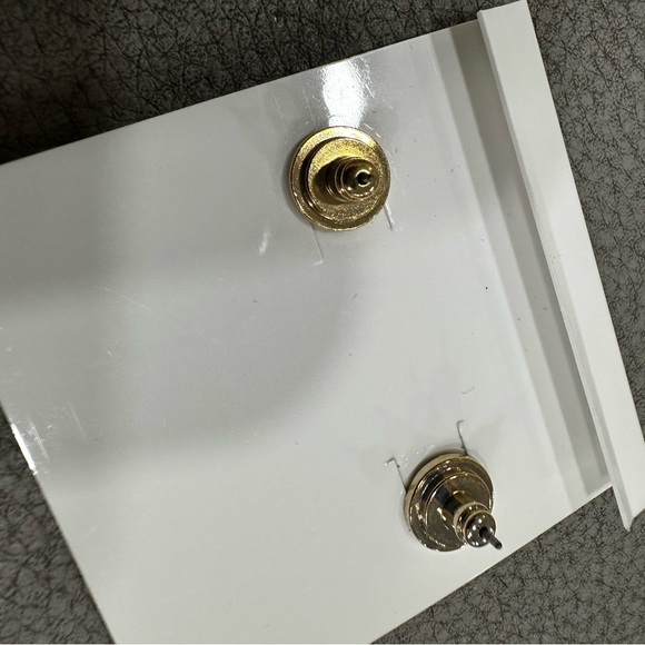 Tory Burch gold Stud Earrings New - Picture 2 of 2